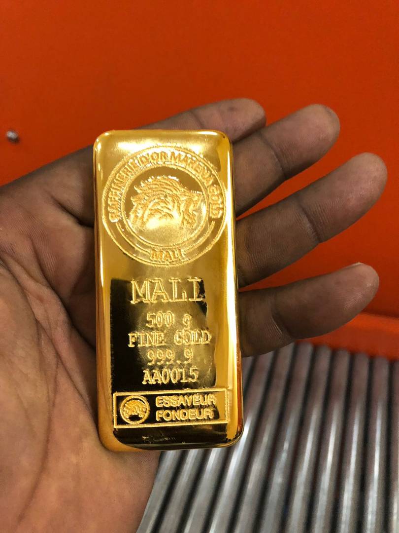 Single refined gold bar close-up